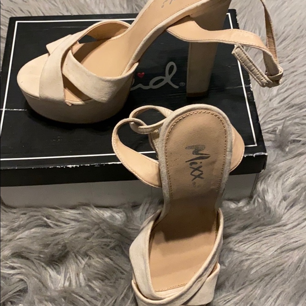 Heels - Picture 2 of 4
